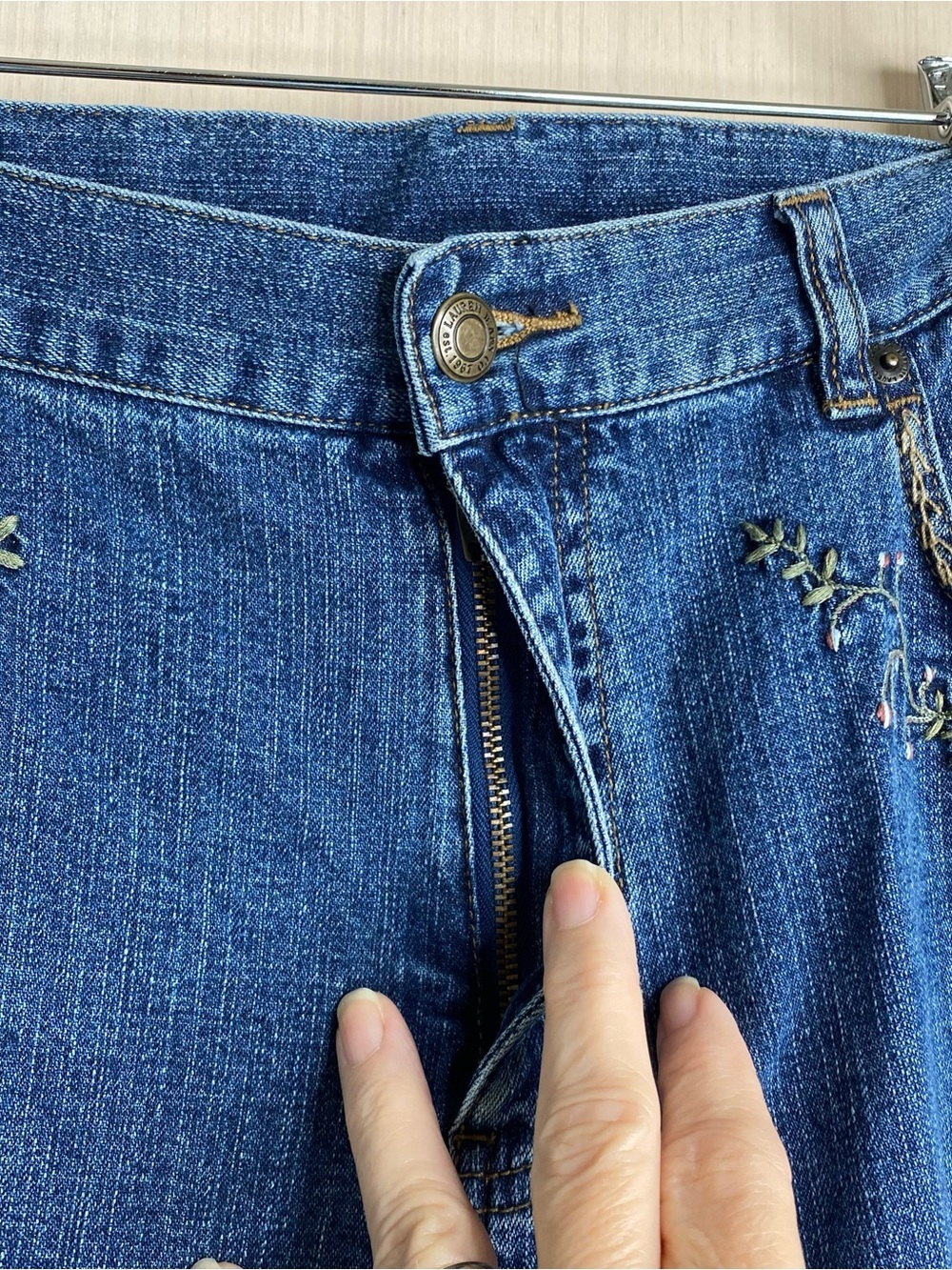 Lauren Jean Co by Ralph Lauren Embroidered Medium Wash Boot Cut Jeans Size 16 - Picture 7 of 13